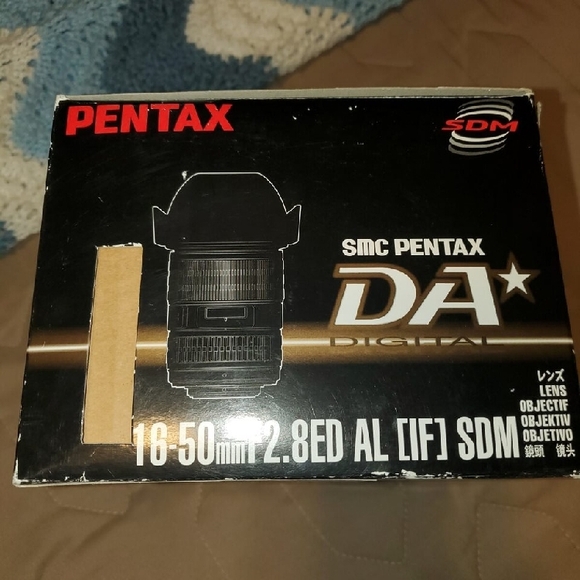 Pentax SMC DA* 16-50mm F2.8 ED AL IF SDM Lens - Picture 4 of 5
